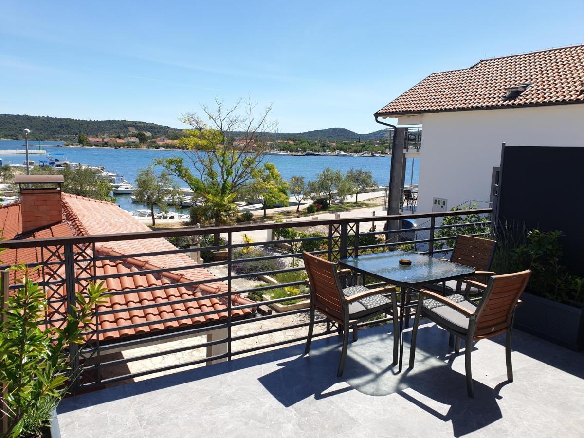 Apartmani Kameno Sidro Bilice Exterior photo