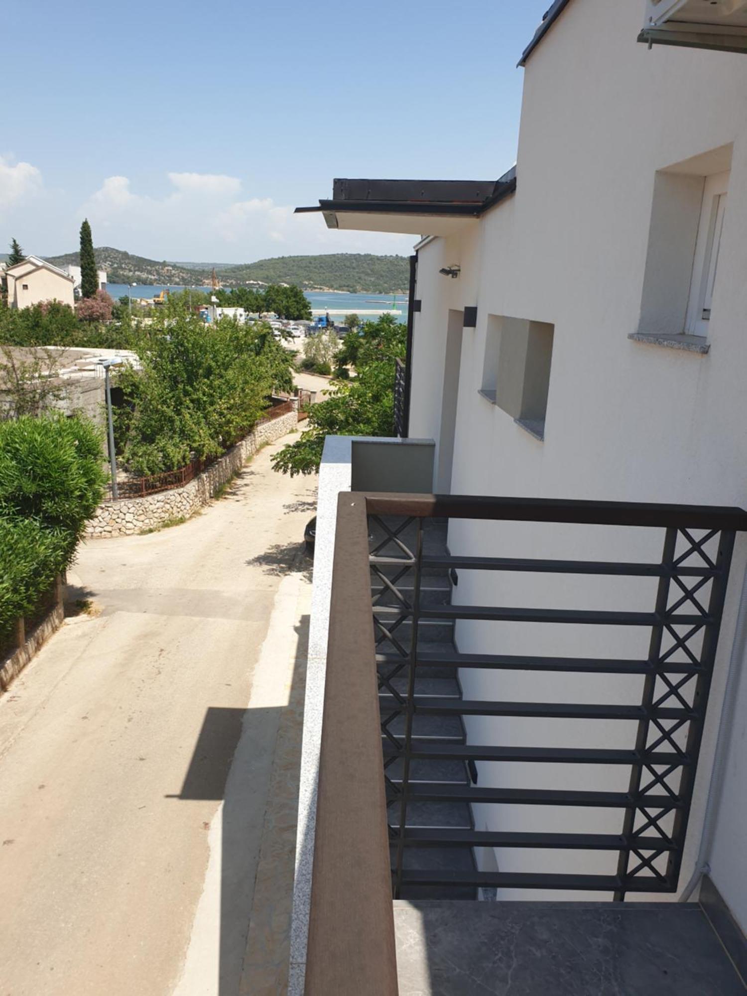 Apartmani Kameno Sidro Bilice Exterior photo