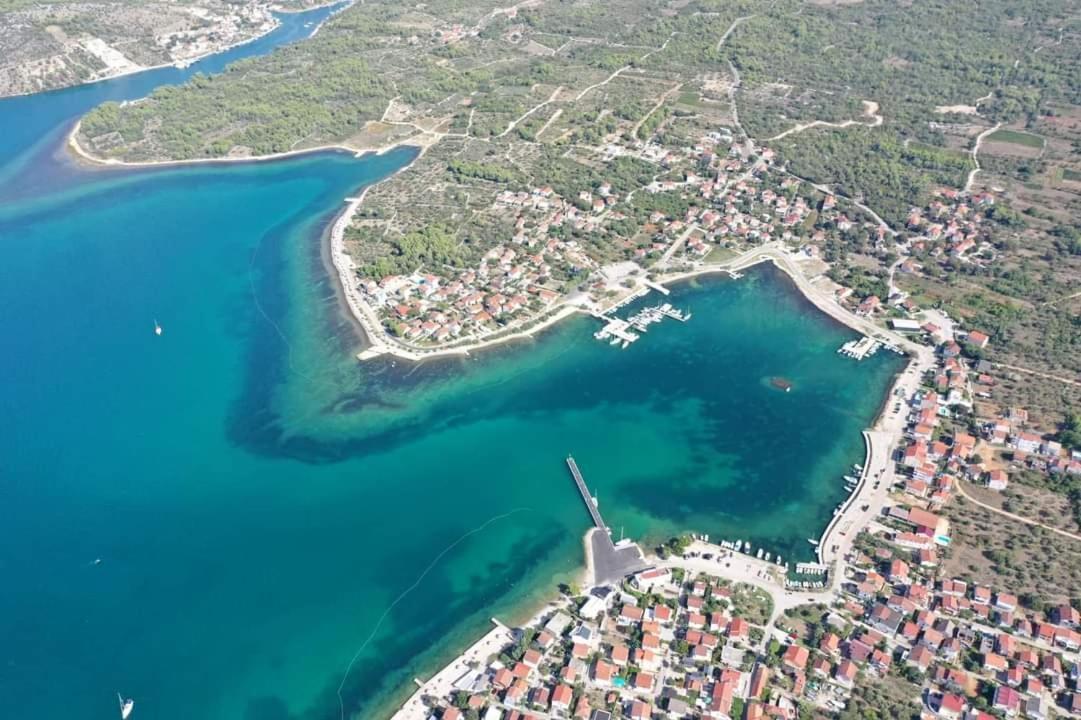 Apartmani Kameno Sidro Bilice Exterior photo