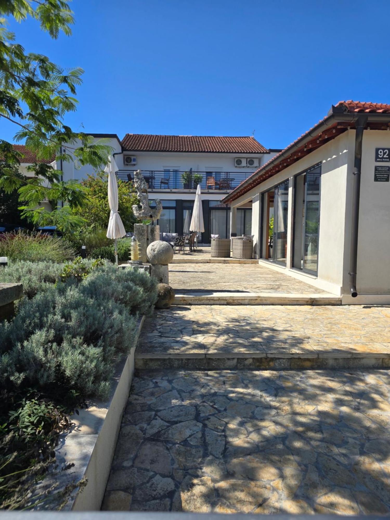 Apartmani Kameno Sidro Bilice Exterior photo